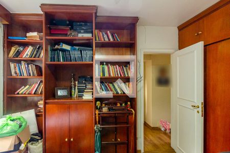 Apartamento à venda com 180m², 4 quartos e 2 vagas Apartamento à venda com 180m², 4 quartos e 2 vagasQuarto 4