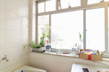 Apartamento à venda com 180m², 4 quartos e 2 vagas Apartamento à venda com 180m², 4 quartos e 2 vagasLavanderia