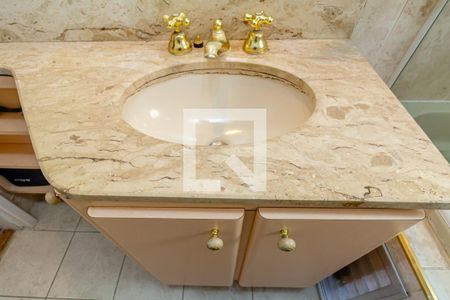 Apartamento à venda com 180m², 4 quartos e 2 vagas Apartamento à venda com 180m², 4 quartos e 2 vagasBanheiro 2