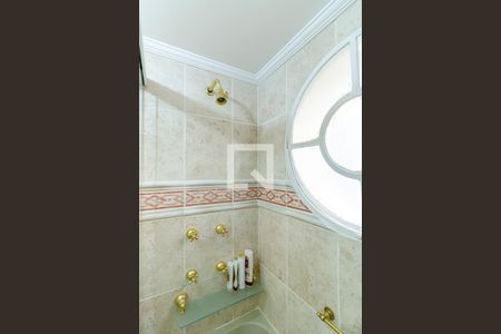 Apartamento à venda com 180m², 4 quartos e 2 vagas Apartamento à venda com 180m², 4 quartos e 2 vagasBanheiro 2