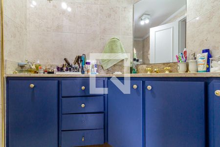 Apartamento à venda com 180m², 4 quartos e 2 vagas Apartamento à venda com 180m², 4 quartos e 2 vagasBanheiro 1 - Suíte