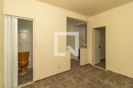 Sala de casa para alugar com 1 quarto, 40m² em Olaria, Rio de Janeiro