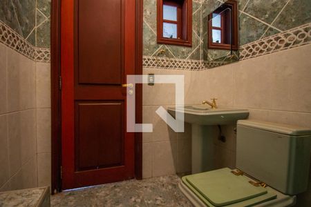 Casa à venda com 400m², 4 quartos e 4 vagasBanheiro da Piscina