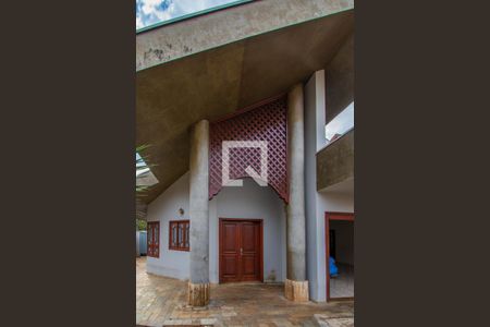 Casa à venda com 400m², 4 quartos e 4 vagasFachada