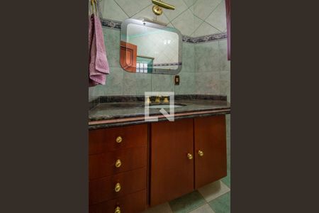 Casa à venda com 400m², 4 quartos e 4 vagasBanheiro da Suíte 2