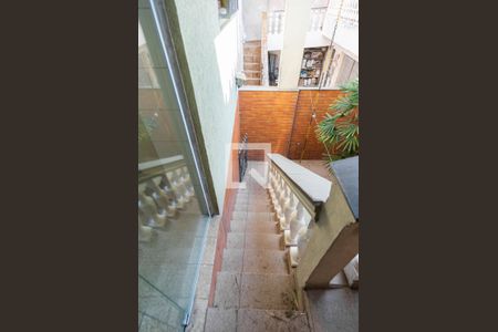 Casa à venda com 200m², 3 quartos e 2 vagasEscadas