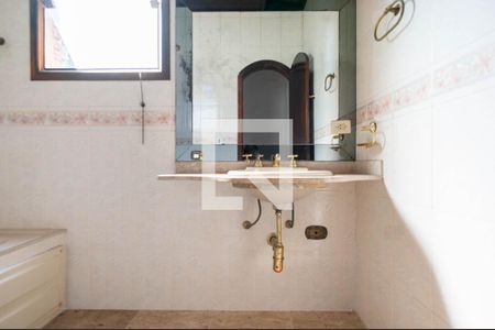 Casa à venda com 200m², 3 quartos e 2 vagasBanheiro