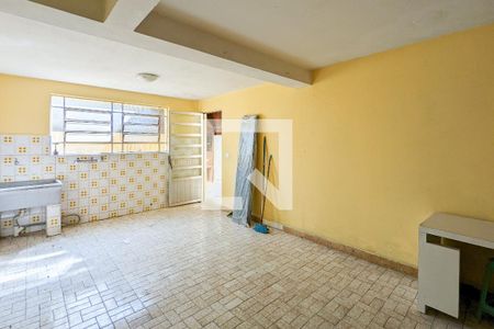 Casa à venda com 123m², 3 quartos e 2 vagasÁrea de serviço