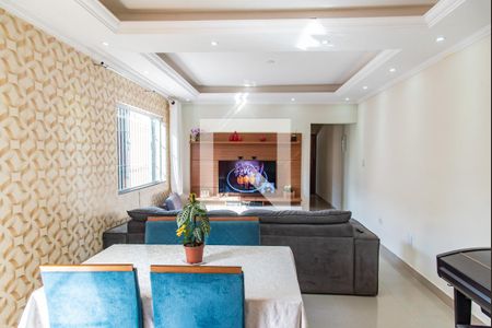 Sala de casa à venda com 3 quartos, 185m² em Vila Gumercindo, São Paulo