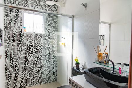 Casa à venda com 185m², 3 quartos e 2 vagasBanheiro