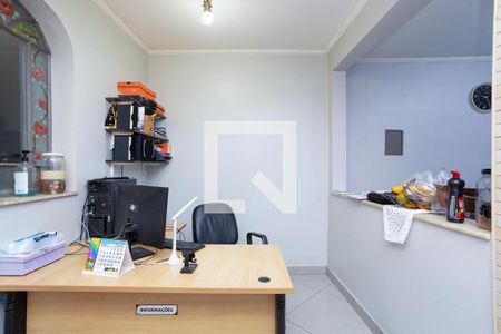 Casa à venda com 200m², 3 quartos e 1 vagaEscritório