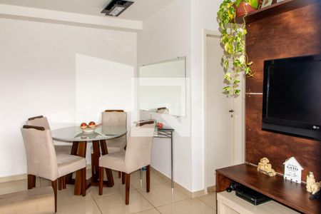 Sala de apartamento para alugar com 3 quartos, 57m² em Jardim Cocaia, Guarulhos