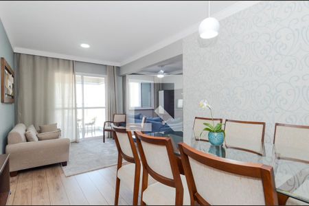 Sala de Apartamento com 2 quartos, 75m² Vila Augusta