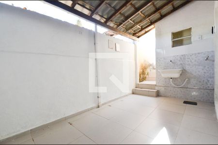 Varanda de servico de casa para alugar com 2 quartos, 60m² em Bonfim, Belo Horizonte
