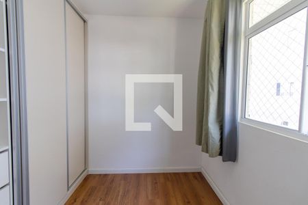 Quarto 1 de apartamento para alugar com 2 quartos, 48m² em Campo de Santana, Curitiba
