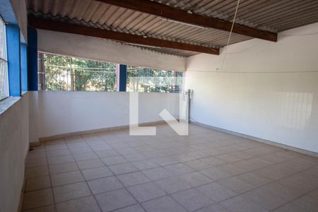 Casa à venda com 244m², 4 quartos e 2 vagas Casa à venda com 244m², 4 quartos e 2 vagasTerraço
