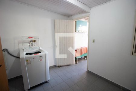 Casa à venda com 244m², 4 quartos e 2 vagas Casa à venda com 244m², 4 quartos e 2 vagasQuarto de Serviço