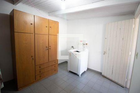 Casa à venda com 244m², 4 quartos e 2 vagas Casa à venda com 244m², 4 quartos e 2 vagasQuarto de Serviço