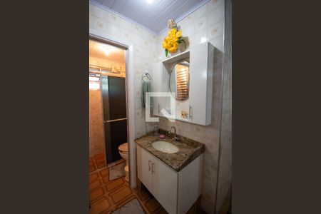 Casa à venda com 244m², 4 quartos e 2 vagas Casa à venda com 244m², 4 quartos e 2 vagasBanheiro