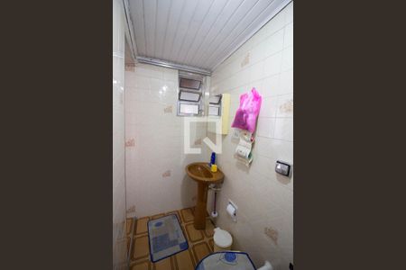 Casa à venda com 244m², 4 quartos e 2 vagas Casa à venda com 244m², 4 quartos e 2 vagasBanheiro Quarto de Serviço