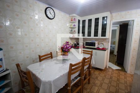 Casa à venda com 244m², 4 quartos e 2 vagas Casa à venda com 244m², 4 quartos e 2 vagasCozinha