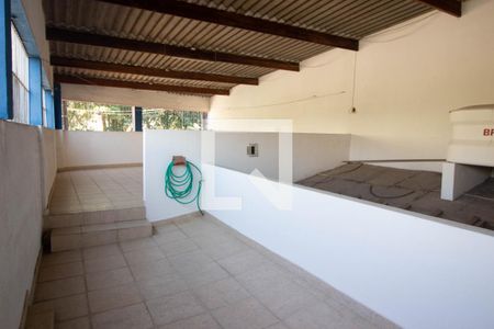 Casa à venda com 244m², 4 quartos e 2 vagas Casa à venda com 244m², 4 quartos e 2 vagasTerraço