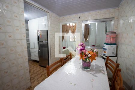 Casa à venda com 244m², 4 quartos e 2 vagas Casa à venda com 244m², 4 quartos e 2 vagasCozinha