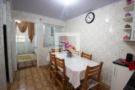 Casa à venda com 244m², 4 quartos e 2 vagas Casa à venda com 244m², 4 quartos e 2 vagasCozinha