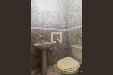 Casa à venda com 120m², 4 quartos e 1 vaga Casa à venda com 120m², 4 quartos e 1 vagaBanheiro da Suíte