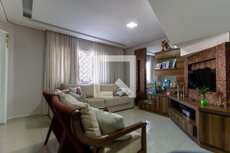 Sala 1 de casa para alugar com 3 quartos, 180m² em Boqueirão, Curitiba