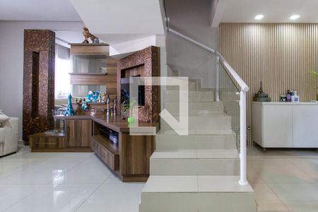 Escada de casa para alugar com 3 quartos, 180m² em Boqueirão, Curitiba