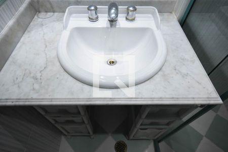 Apartamento para alugar com 120m², 3 quartos e 3 vagas Apartamento para alugar com 120m², 3 quartos e 3 vagasPia do banheiro da suíte 1