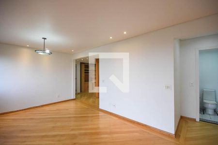 Sala de apartamento para alugar com 3 quartos, 120m² em Vila Suzana, São Paulo