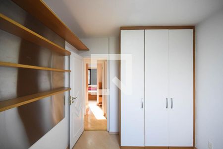 Apartamento para alugar com 120m², 3 quartos e 3 vagas Apartamento para alugar com 120m², 3 quartos e 3 vagasQuarto