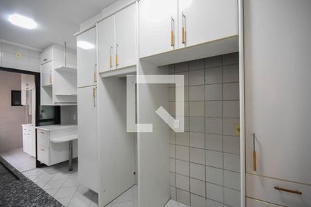 Apartamento para alugar com 120m², 3 quartos e 3 vagas Apartamento para alugar com 120m², 3 quartos e 3 vagasCozinha