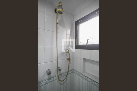 Apartamento para alugar com 120m², 3 quartos e 3 vagas Apartamento para alugar com 120m², 3 quartos e 3 vagasChuveiro do banheiro da suíte 1