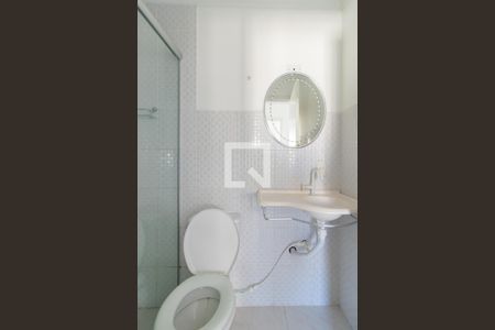 Banheiro de kitnet/studio à venda com 1 quarto, 37m² em Camaquã, Porto Alegre