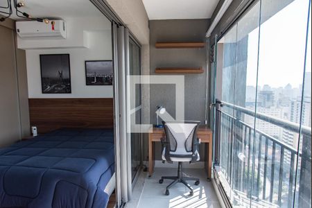 Varanda de kitnet/studio para alugar com 1 quarto, 25m² em Indianópolis, São Paulo