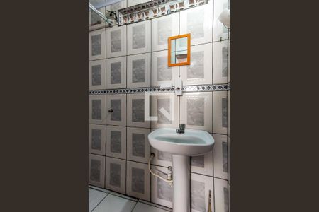 Banheiro de casa para alugar com 1 quarto, 30m² em Jardim Record, Taboão da Serra