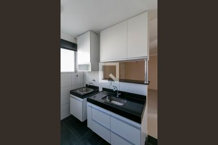 Cozinha e Área de Serviço de apartamento para alugar com 2 quartos, 55m² em Camargos, Belo Horizonte