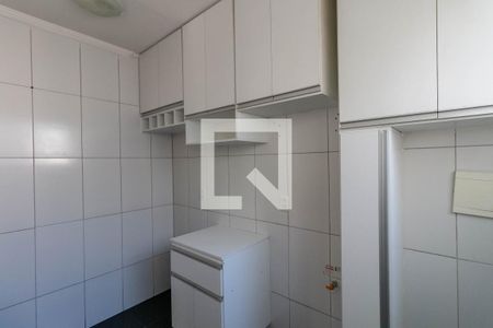 Cozinha e Área de Serviço de apartamento para alugar com 2 quartos, 55m² em Camargos, Belo Horizonte