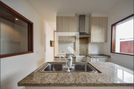 Casa à venda com 281m², 3 quartos e 2 vagasCozinha 