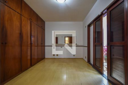 Casa à venda com 281m², 3 quartos e 2 vagasSuíte 02