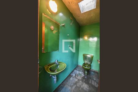 Casa à venda com 281m², 3 quartos e 2 vagasBanheiro de Serviços 02