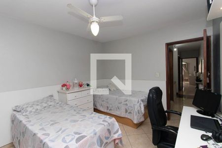 Casa à venda com 143m², 3 quartos e 2 vagasSuíte
