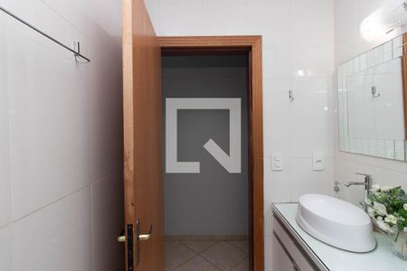 Casa à venda com 143m², 3 quartos e 2 vagasBanheiro Social