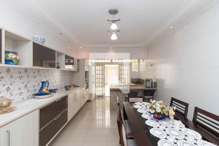 Casa à venda com 143m², 3 quartos e 2 vagasCozinha