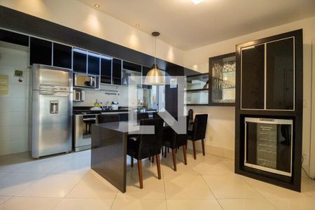 Apartamento para alugar com 94m², 3 quartos e 2 vagas Apartamento para alugar com 94m², 3 quartos e 2 vagasCozinha