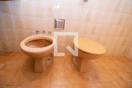 Casa à venda com 300m², 3 quartos e 3 vagas Casa à venda com 300m², 3 quartos e 3 vagasDetalhe do banheiro