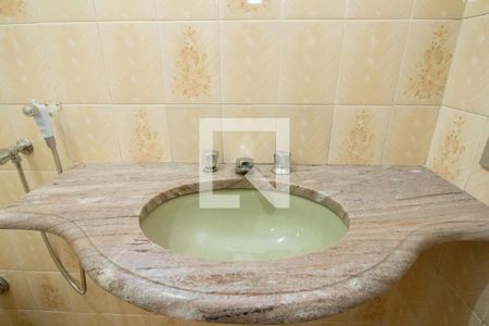 Casa à venda com 300m², 3 quartos e 3 vagas Casa à venda com 300m², 3 quartos e 3 vagasDetalhe do Banheiro da Suite